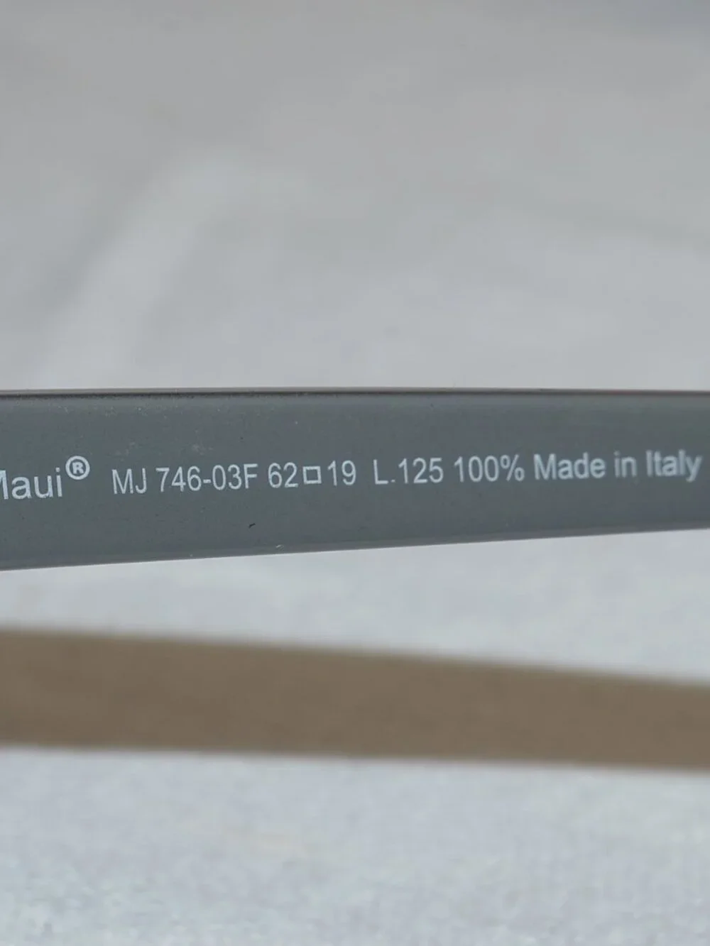 Maui Jim Byron Bay Polarized Sunglasses -- size 62-19 125 -- Made in Italy